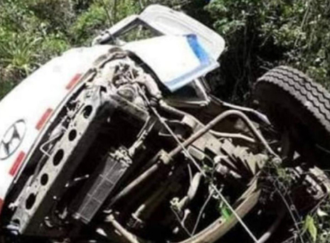 Τραγωδία στο Περού - Λεωφορείο που μετέφερε μικρούς ποδοσφαιριστές έπεσε στο κενό (εικόνες)