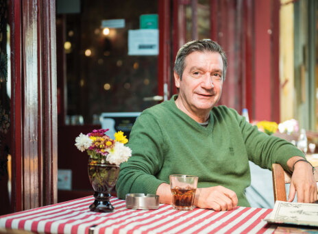 Γιώργος Καμίνης: Κυριακές μεσημέρια με φίλους, στην πλατεία Αβησσυνίας