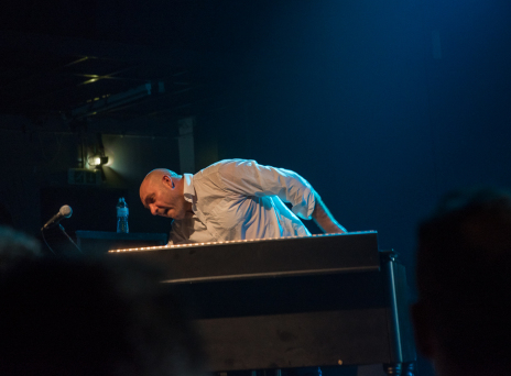 20 στιγμιότυπα από την γκρούβι εμφάνιση του James Taylor Quartet