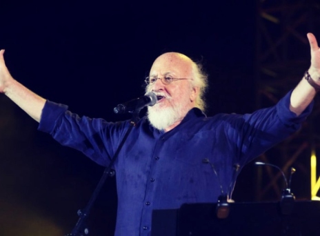 Διονύσης Σαββόπουλος: Ο τροβαδούρος της εθνικής συμφιλίωσης