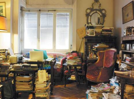 Η βιβλιοθήκη του Νάνου Βαλαωρίτη 