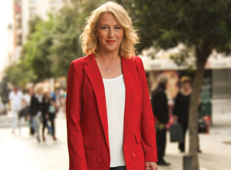 Ρένα Δούρου: «Μακάρι να αρκούσε να θυσιαστώ ως Ιφιγένεια»