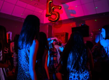 5 κόλπα για να διοργανώσεις το καλύτερο πάρτι που έγινε ποτέ