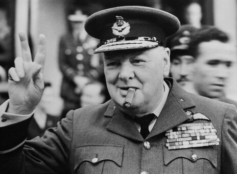 Observer: Όταν ο  Μανώλης Γλέζος παραλίγο να σκοτώσει τον Τσόρτσιλ