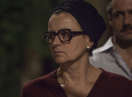 Καρυοφυλλιά Καραμπέτη, Ευτυχία