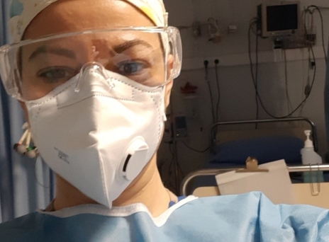 Νοσηλεύτρια στο νοσοκομείο Νίκαιας