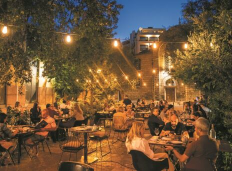 By the Glass: Το ωραιότερο wine bar της πόλης και πάλι κοντά μας