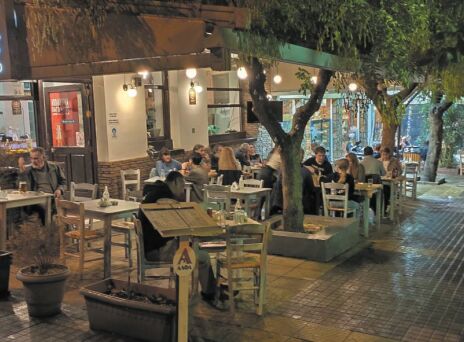 Αυγερινός Ψητοπωλείο: Θρυλικό σουβλάκι στη Γ. Ολυμπίου!