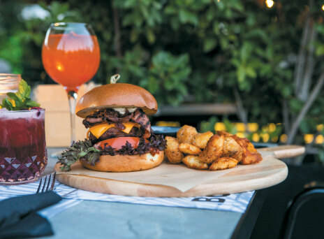 Bond Restaurant Bar, brunch που ξεφεύγει από τα συνηθισμένα