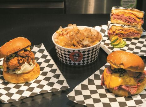 Mr. Jack Robin: Νεοϋορκέζικα sandwiches και ζουμερά burgers 