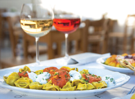 Καραμανλίδικα του Φάνη, παραδοσιακό μεζετζίδικο με άρωμα Ανατολής