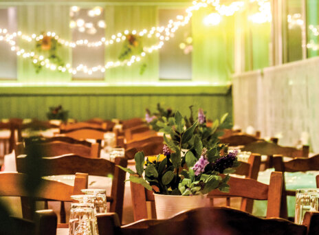 Κισσός: Κλασικές, αγαπημένες ελληνικές συνταγές σε ολόδροση αυλή