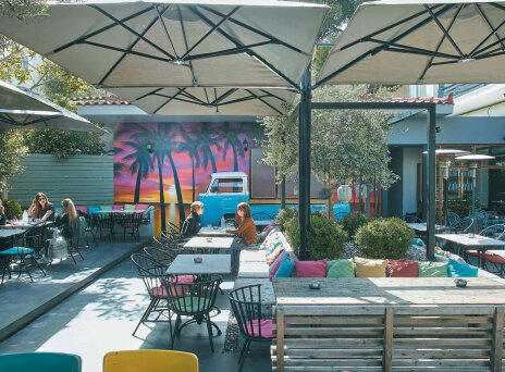 Mr Peacock, το ιδιαίτερο all day café bar του Χαλανδρίου 