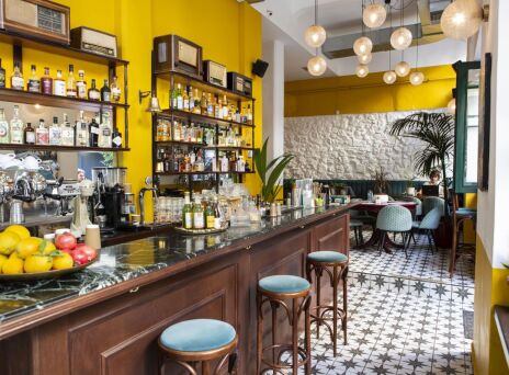 Neratzia: Το υπέροχο café bistrot της Ζαν Μωρεάς