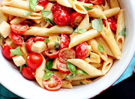 Μακαρονάδα με ντοματάκια, πιο απλή δε γίνεται