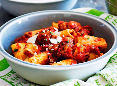 Εύκολα ριγκατόνι με λουκάνικο