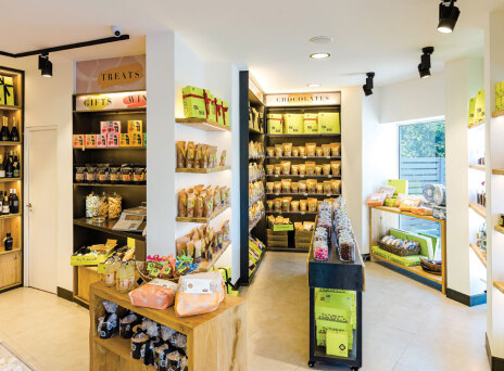 Era Nuts: hand picked - hand served