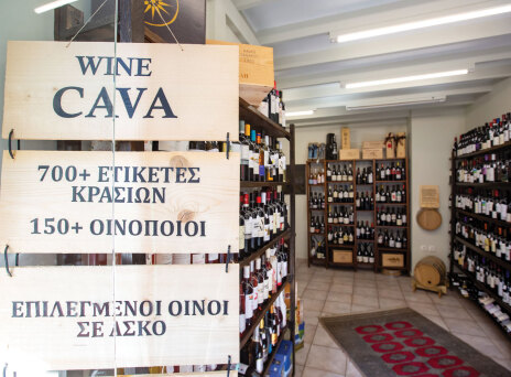 Top Greek Wines, η ολοκαίνουργια κάβα στο Παγκράτι ξέρει τα πάντα για το ελληνικό κρασί