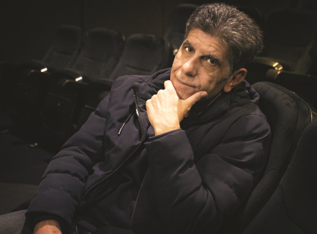 Γιάννης Μπέζος: «Ξεκουράζομαι μέσα από τη δουλειά»