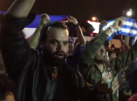 Κουβανοί πανηγυρίζουν το θάνατο του Κάστρο