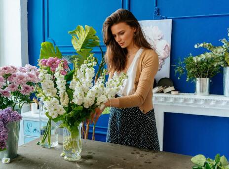 Τα λουλούδια ομορφαίνουν τον χώρο που ζούμε. Αυτοί είναι 6 τρόποι για να τα διατηρήσετε φρέσκα και ζωντανά για περισσότερο καιρό, μέσα στο βάζο τους. 