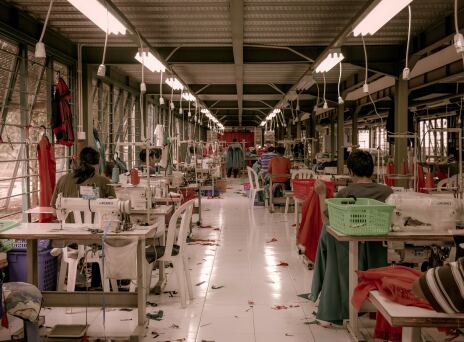 Γιατί το Shein κατηγορείται για κλοπή πνευματικής ιδιοκτησίας και της πιθανή εμπλοκή σε human trafficking;