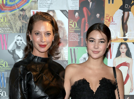 Η Κρίστι Τέρλινγκτον με την κόρη της,  Γκρέις Μπερνς © Dimitrios Kambouris/Getty Images for W Magazine