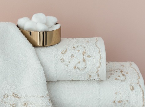 Παλαμαϊκή: Λευκά είδη που συνοδεύουν τις στιγμές μας 