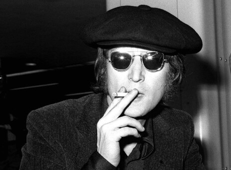 Τζον Λένον: Στο «σφυρί» ζευγάρι γυαλιά του