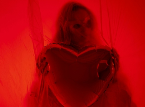 Self-date: Το ραντεβού με τον εαυτό μας - Η Ελένη Χελιώτη γράφει για τη μοναξιά και το άρθρο της Faith Hill.