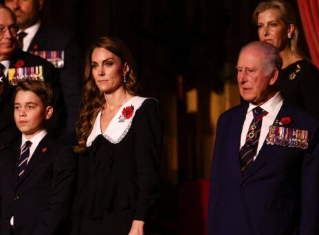 Όλη η βασιλική οικογένεια στο πλευρό του Καρόλου αυτά τα Χριστούγεννα