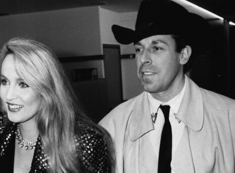 Η Τζέρι Χολ και ο Άντονι Πράις το 1985 © Dave Hogan/Getty Images