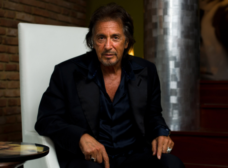 Ο Αλ Πατσίνο που θα γίνει μπαμπάς στα 83 του χρόνια, οι θετικές αντιδράσεις του κόσμου και η άνιση αντιμετώπιση των γυναικών που κάνουν παιδιά στα 40