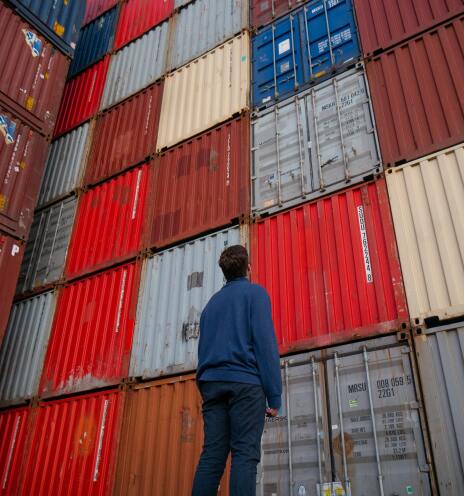 φορτία και άνθρωπος