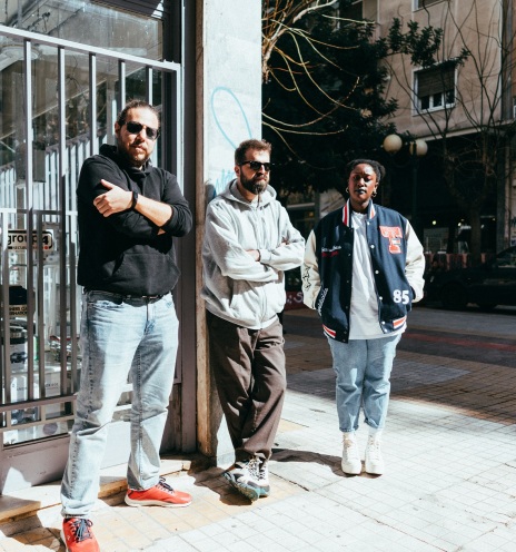 Hume Assine - Athens Blues: Ο Βαγγέλης Ορφανίδης, η Άννα Πασπάτη και ο Αλέξης Αντωνόπουλος μιλούν στην Athens Voice για το ολοκαίνουργιο άλμπουμ τους