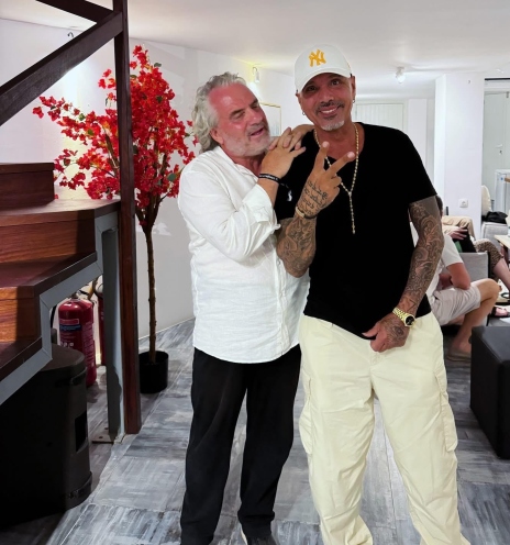 Cavo Paradiso: Το ντοκιμαντέρ του Αντώνη Θεοχάρη Κιούκα για το παγκοσμίως φημισμένο club της Μυκόνου και τα 30 χρόνια ιστορίας του - Τι λέει ο σκηνοθέτης και οι δημιουργοί του