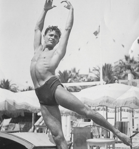 Ο Αλέξανδρος Ιόλας στις Κάννες, 1936, όταν ήταν επαγγελματίας -και πολλά υποσχόμενος- χορευτής (αρχείο Ε.Κ.Ι.)