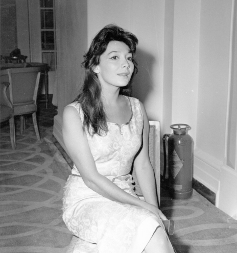 Η Juliette Greco στο Savoy Hotel στο Λονδίνο