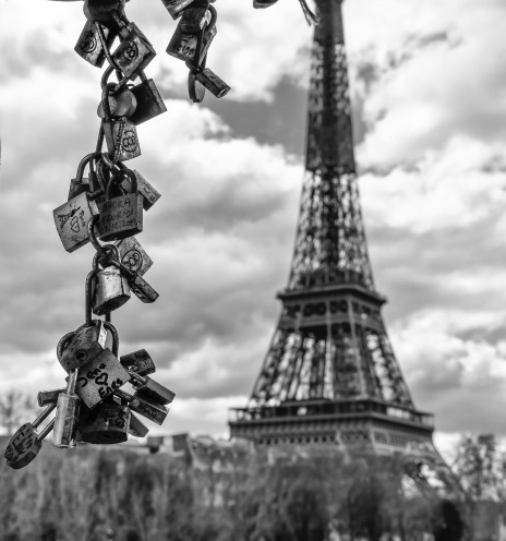 Ο Νίκος Αλιάγας στέλνει γράμμα και φωτογραφίες από το Παρίσι 