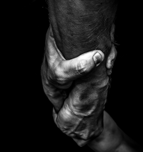 Χέρια που κρατάει το ένα το άλλο