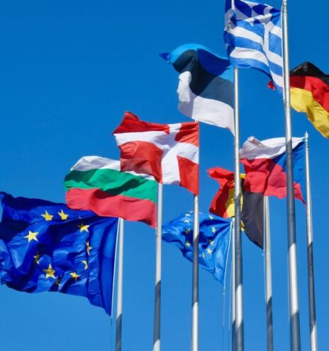 Παγκόσμια αταξία και μικρομεσαία κράτη