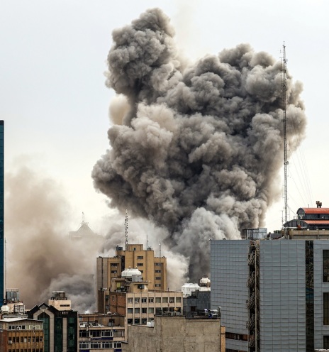 Πόλεμος στο Ιράν: Η Athens Voice αναλύει τις εξελίξεις