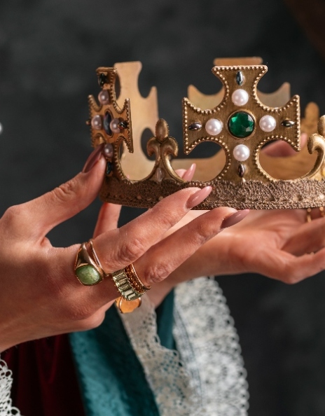 Το νέο τρεντ στα ραντεβού λέγεται Throning – και ο έρωτας δεν είναι πια τόσο ρομαντικός