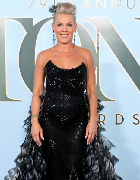 Tony Awards 2026: Τα looks που μονοπώλησαν τα βλέμματα στο κόκκινο χαλί