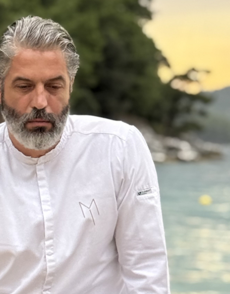Ο σεφ Γιάννης Μαρινόπουλος