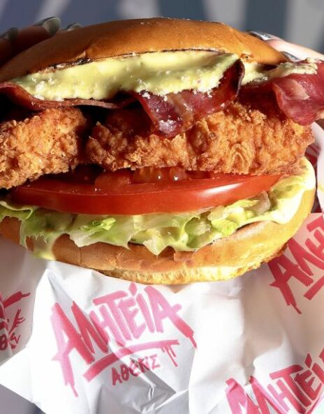 13 αθηναϊκά στέκια που ξέρουν από street food