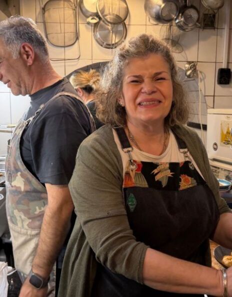 Ψαροκαστέλλα, μια σπιτίσια ταβέρνα στα στενά της Καστέλλας