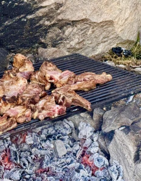 Μαγειρέματα της φωτιάς με Ορεινό Ηπείρου στις κορφές των Τζουμέρκων