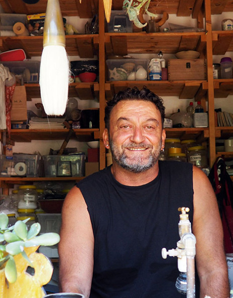 Το σύμπαν του κεραμίστα Ηλία Χριστόπουλου: Πρωτόγονη φωτιά, σύγχρονη φόρμα