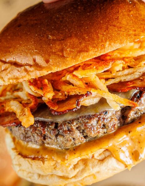 15 στέκια που ξέρουν τι πάει να πει καλό burger